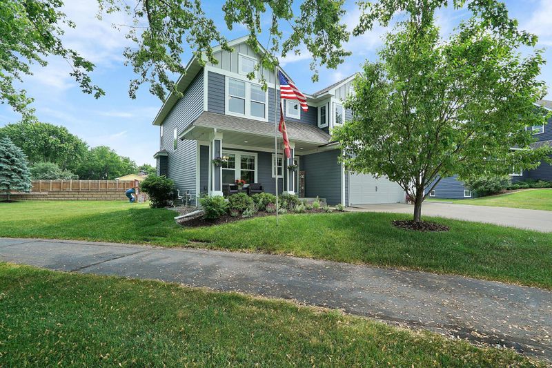 5303 Edgewater Dr, Savage, MN 55378