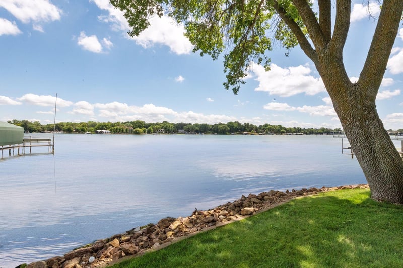1920 Fagerness Point Rd, Wayzata, MN 55391