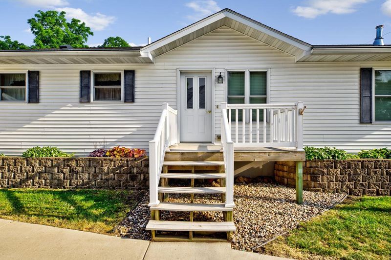 509 6th St S, Waterville, MN 56096