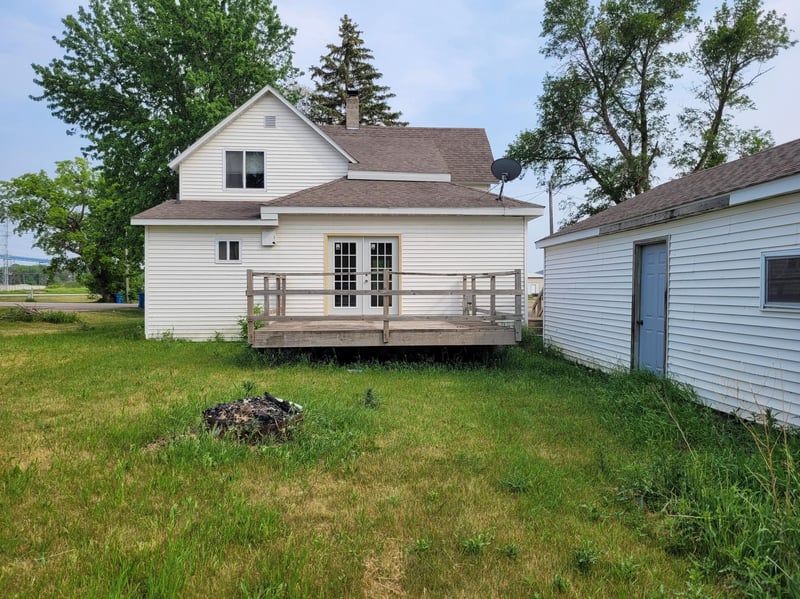104 W Main Ave, Hoffman, MN 56339