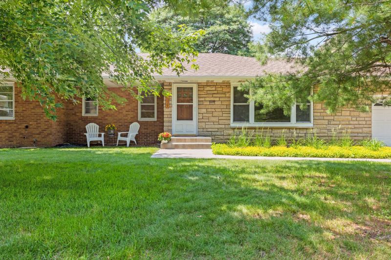 957 16th Ave N, South Saint Paul, MN 55075