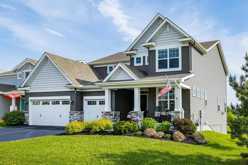 1219 Crosswinds Way, Waconia, MN 55387