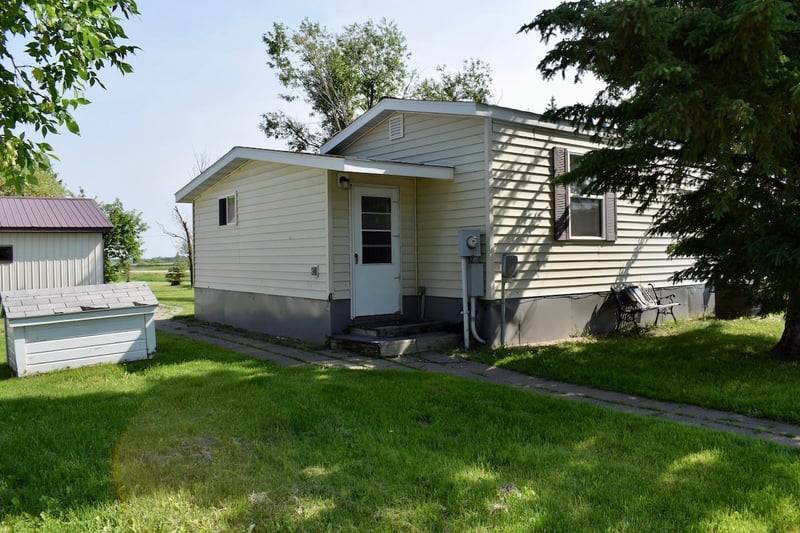 201 Anderson St, Strandquist, MN 56758
