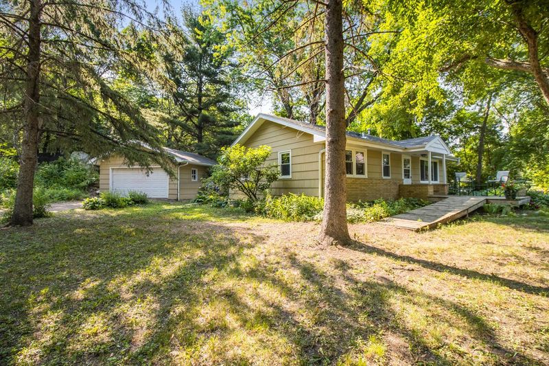 20985 Minnetonka Blvd, Excelsior, MN 55331
