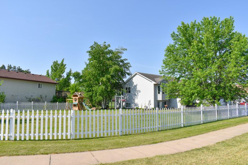 505 Horseshoe Ln, Braham, MN 55006