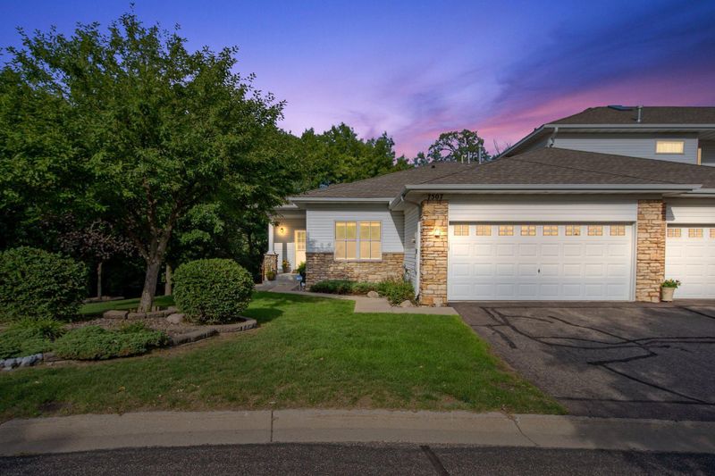 7507 5th St N, Oakdale, MN 55128