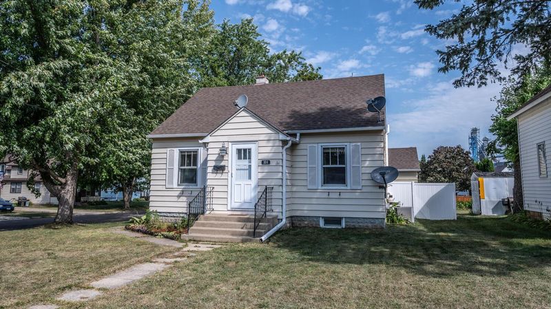 804 Home St, Kenyon, MN 55946