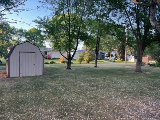 428 1st St NE, Richmond, MN 56368