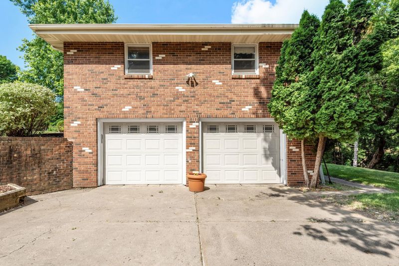 3000 Glenview Dr, Burnsville, MN 55337