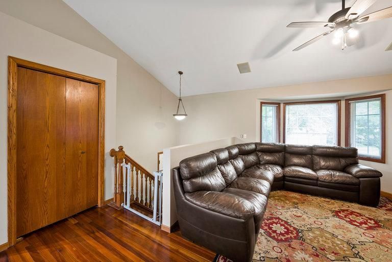 709 10th St, Farmington, MN 55024