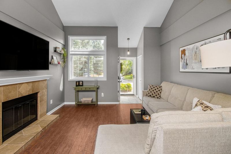 7725 S Shore Dr, Chanhassen, MN 55317