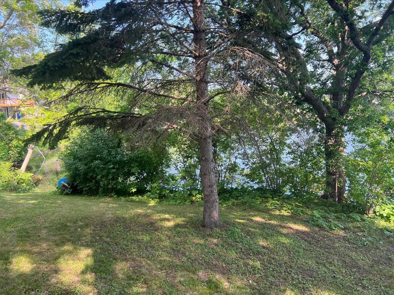616 E 145th St, Burnsville, MN 55337