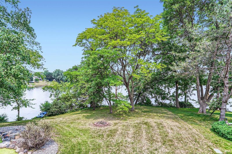 616 E 145th St, Burnsville, MN 55337