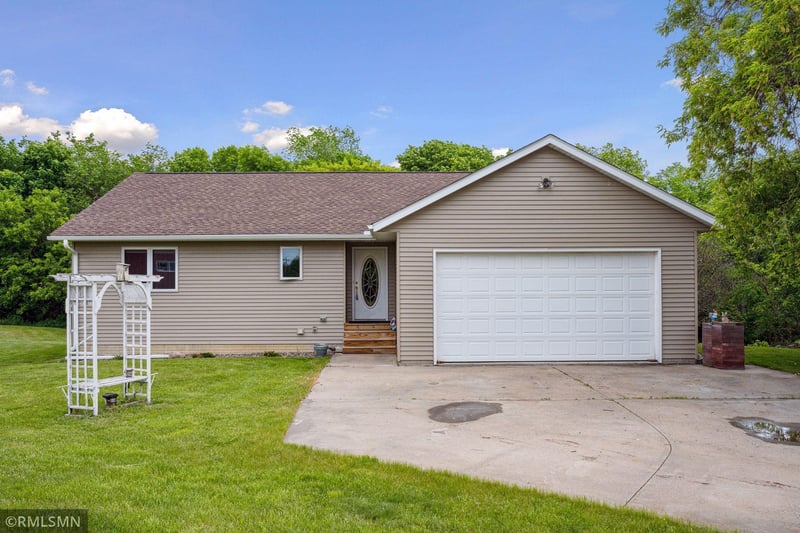 5918 26th St NW, Maple Lake, MN 55358