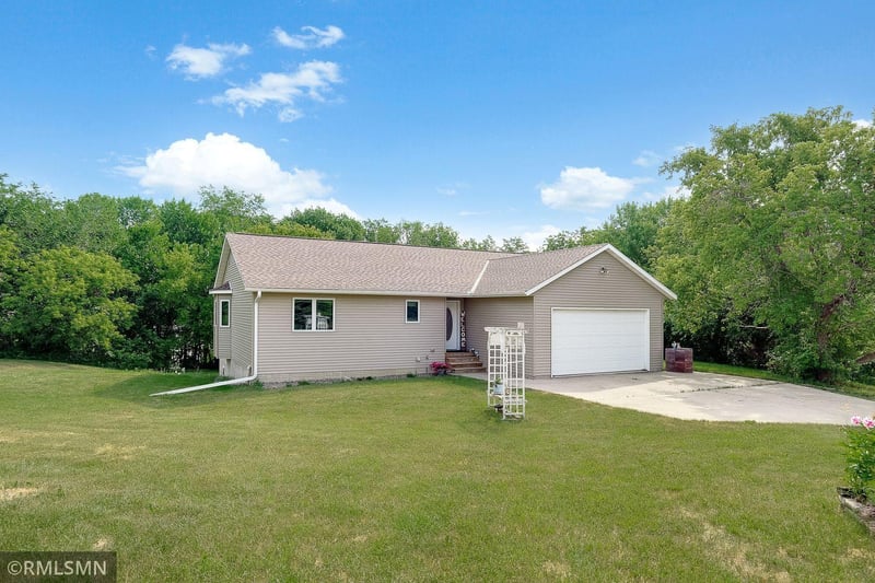 5918 26th St NW, Maple Lake, MN 55358