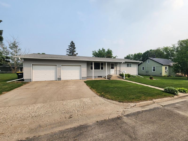 536 2nd Ave NE, Perham, MN 56573