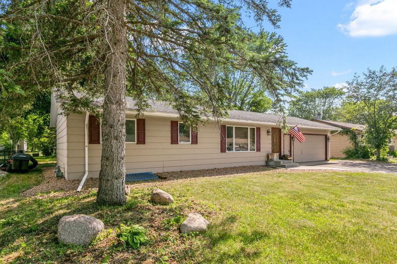1003 W Main St, Belle Plaine, MN 56011