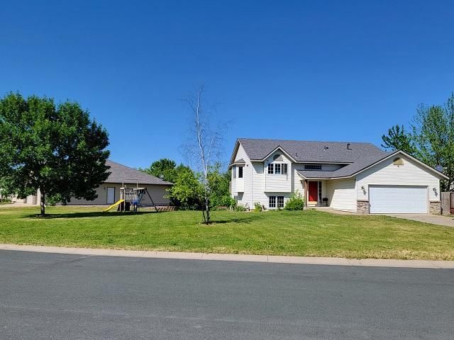 541 Deer Trl, Montgomery, MN 56069