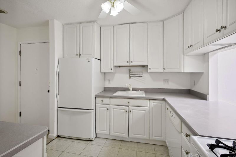 7500 Cahill Rd #317C, Edina, MN 55439