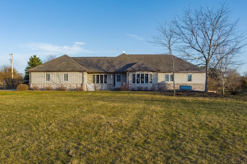 9130 250th St E, Hampton, MN 55031