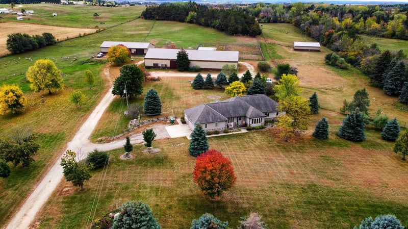 9130 250th St E, Hampton, MN 55031