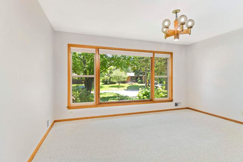 6776 7th St NE, Fridley, MN 55432