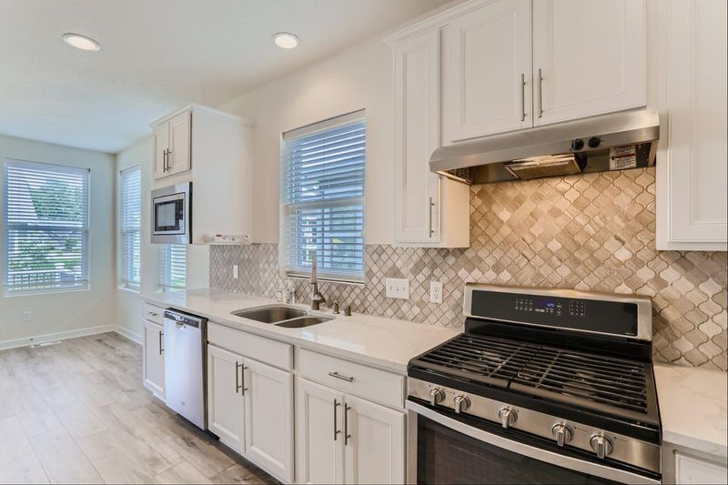 558 Satori Way, Chaska, MN 55318