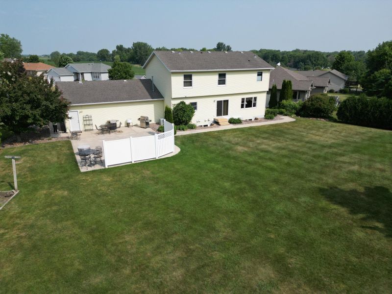 806 Crestwood Ct, Spring Valley, MN 55975