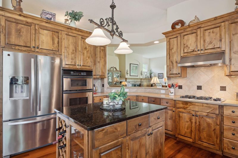 3707 Lilac Dr, Medina, MN 55340