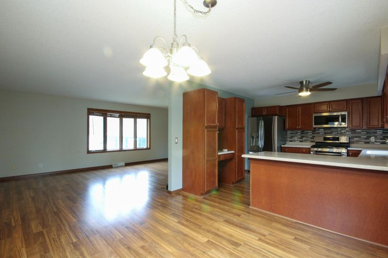 5358 Clayton Dr, Maple Plain, MN 55359