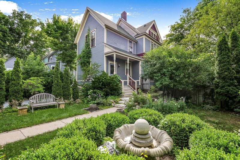 685 Conway St, Saint Paul, MN 55106