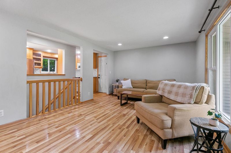 7688 Mariner Dr, Maple Grove, MN 55311