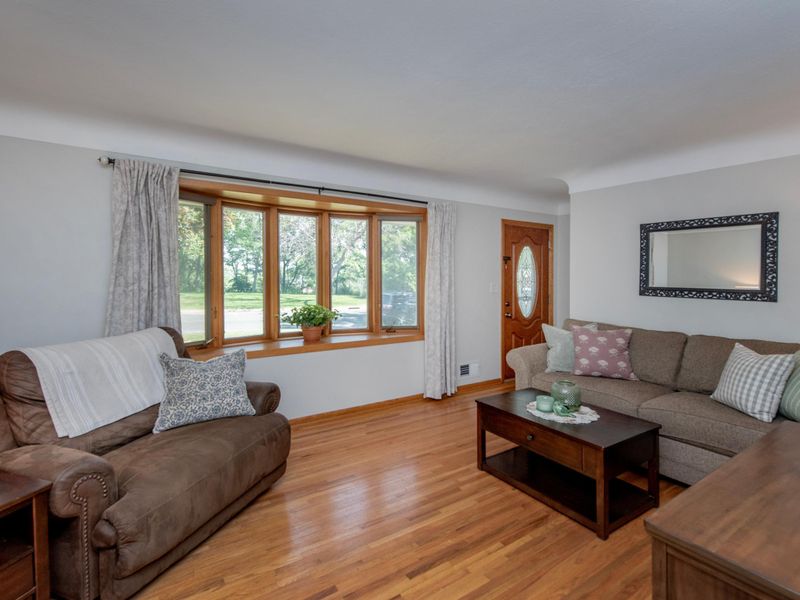 124 E Warburton St, South Saint Paul, MN 55075