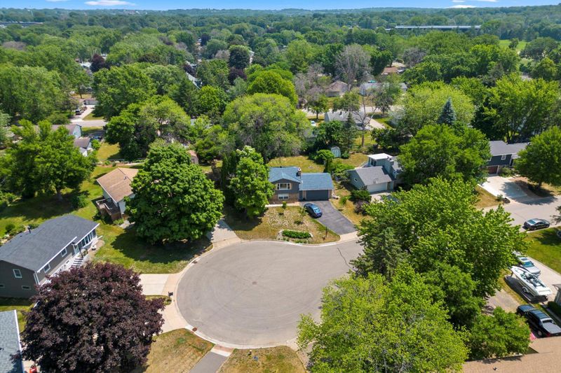 46 Sterling St N, Maplewood, MN 55119