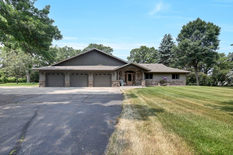 5025 NE River Rd, Sauk Rapids, MN 56379