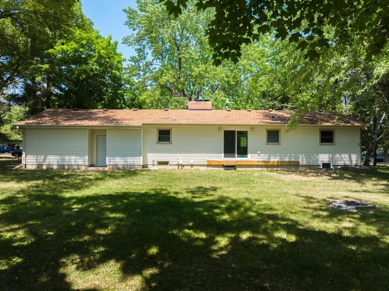 22 Roger Rd, Saint Cloud, MN 56301
