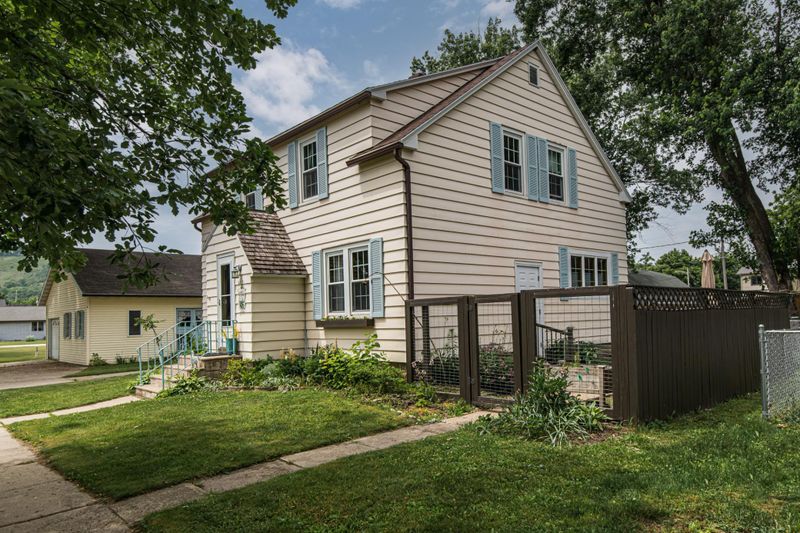 609 E Park St, Rushford, MN 55971