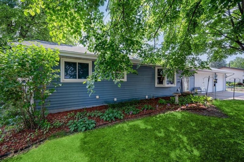 5424 Cottage Ave, White Bear Lake, MN 55110