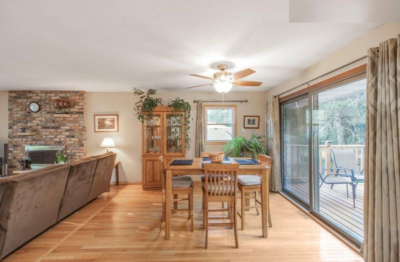 8022 Greenwood Dr, Mounds View, MN 55112