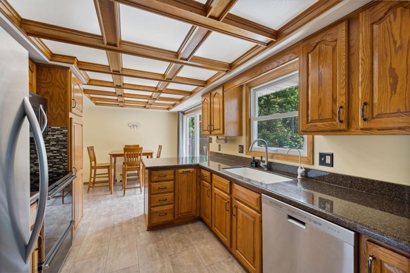 284 Demont Ave E, Little Canada, MN 55117