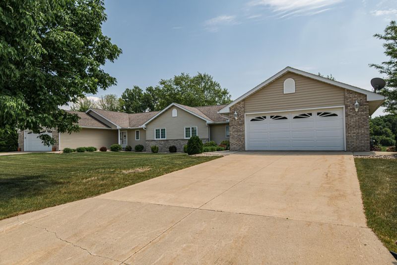 1303 26th St SW, Austin, MN 55912