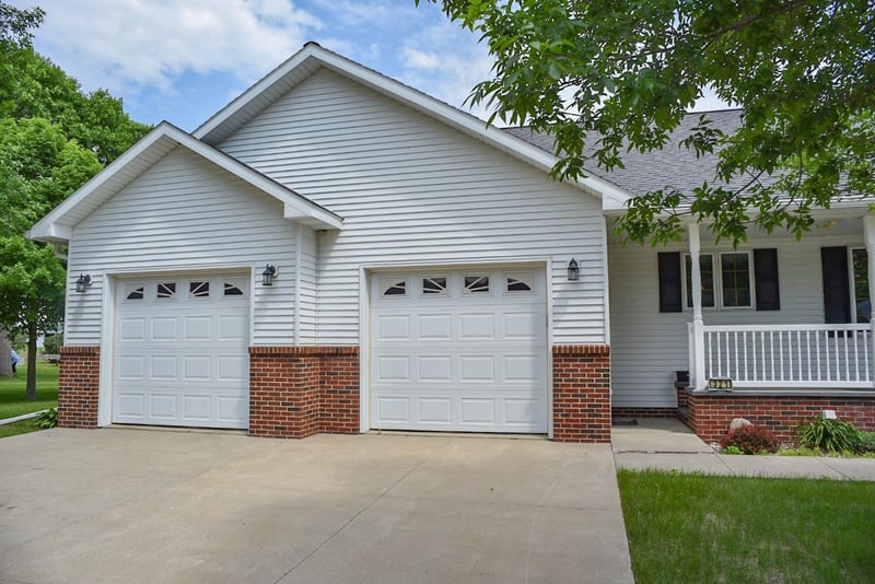 321 Beech St E, Trimont, MN 56176