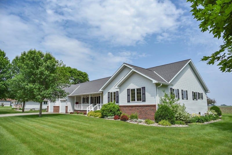 321 Beech St E, Trimont, MN 56176