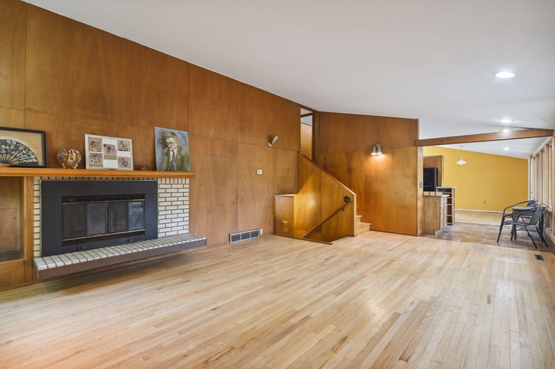 2190 Folwell Ave, Falcon Heights, MN 55108
