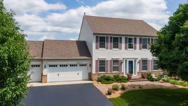 3603 Commonwealth Cir, Woodbury, MN 55125