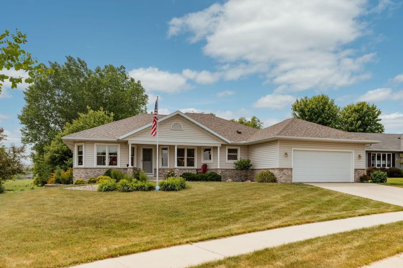 5284 Middlebrook Dr NW, Rochester, MN 55901