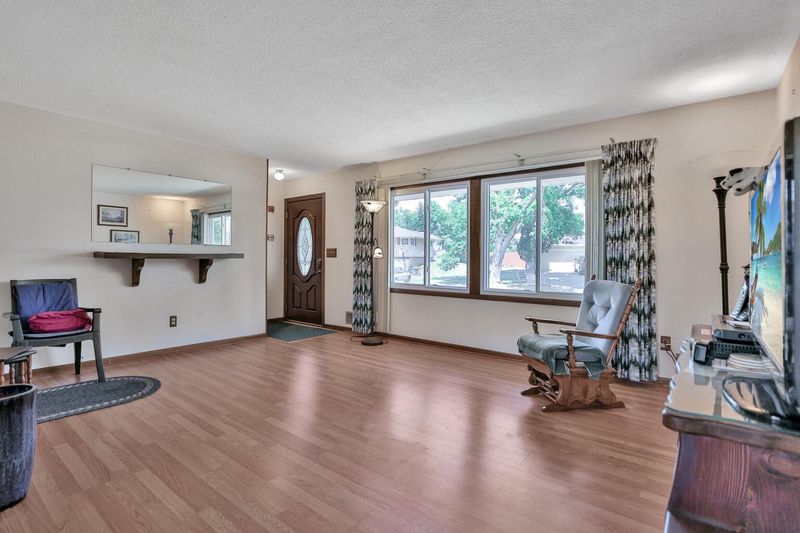 1848 Belland Ave, White Bear Lake, MN 55110