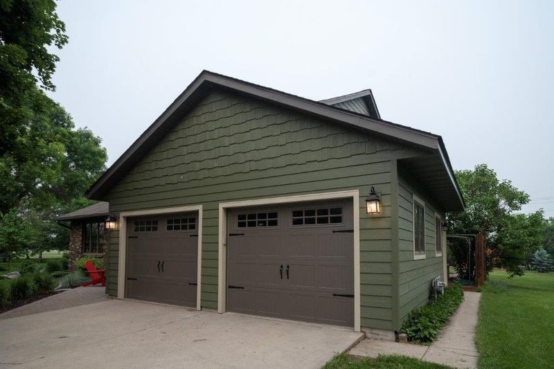 1605 Hansen Dr SW, Willmar, MN 56201