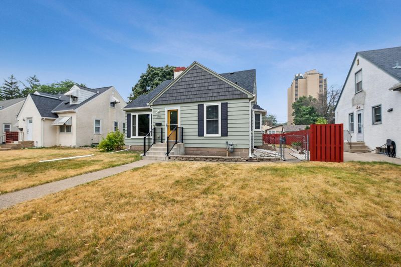 1731 Hoyt Ave E, Saint Paul, MN 55106