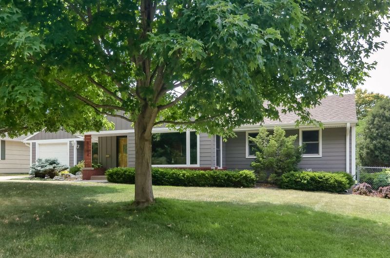6004 Fairfax Ave, Edina, MN 55424